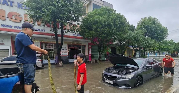 Mưa lớn gây ngập nặng tại Quảng Nam, nhiều tuyến đường bị ngập sâu