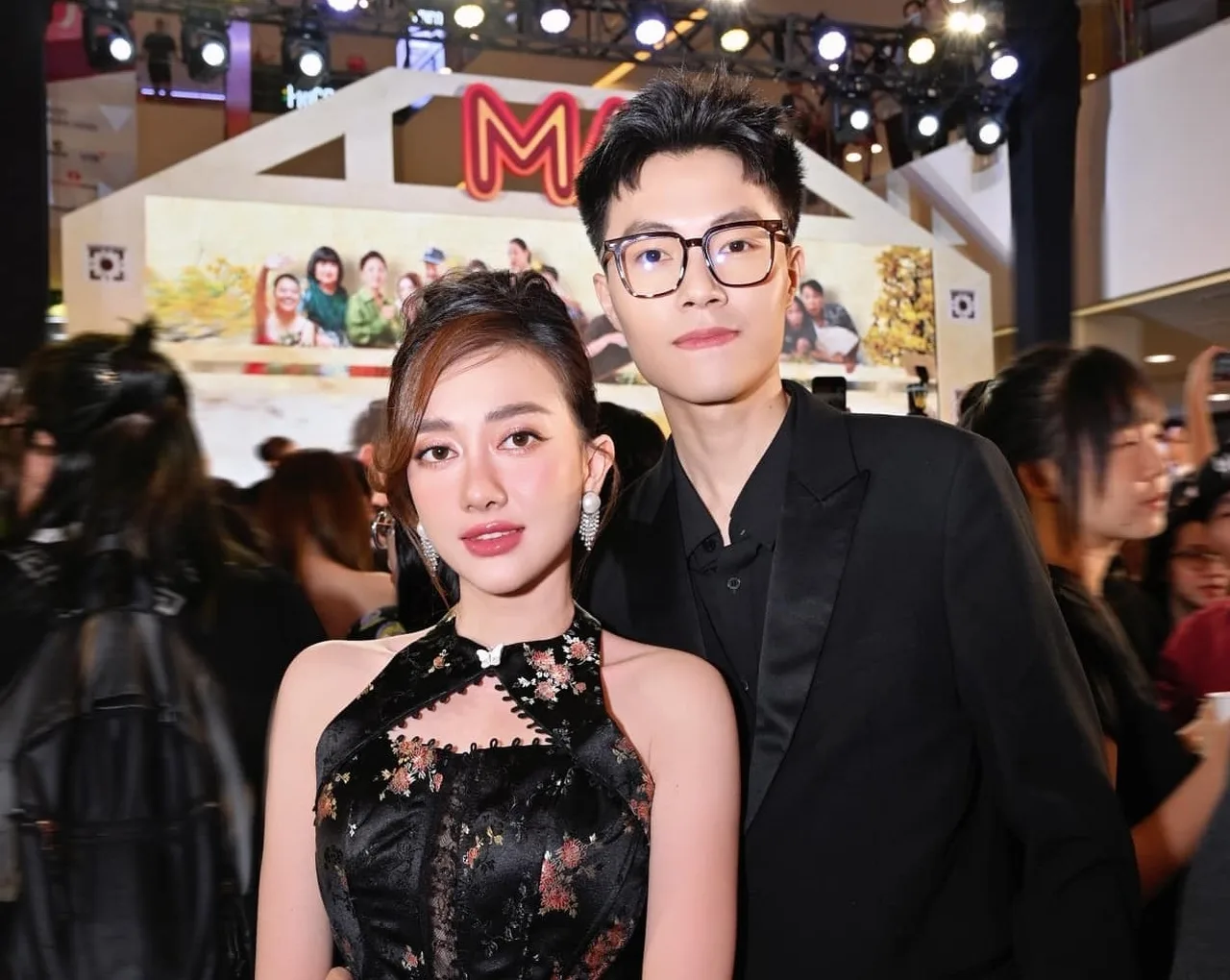 Phương Lan xin lỗi sau ồn ào của chồng - Giải trí